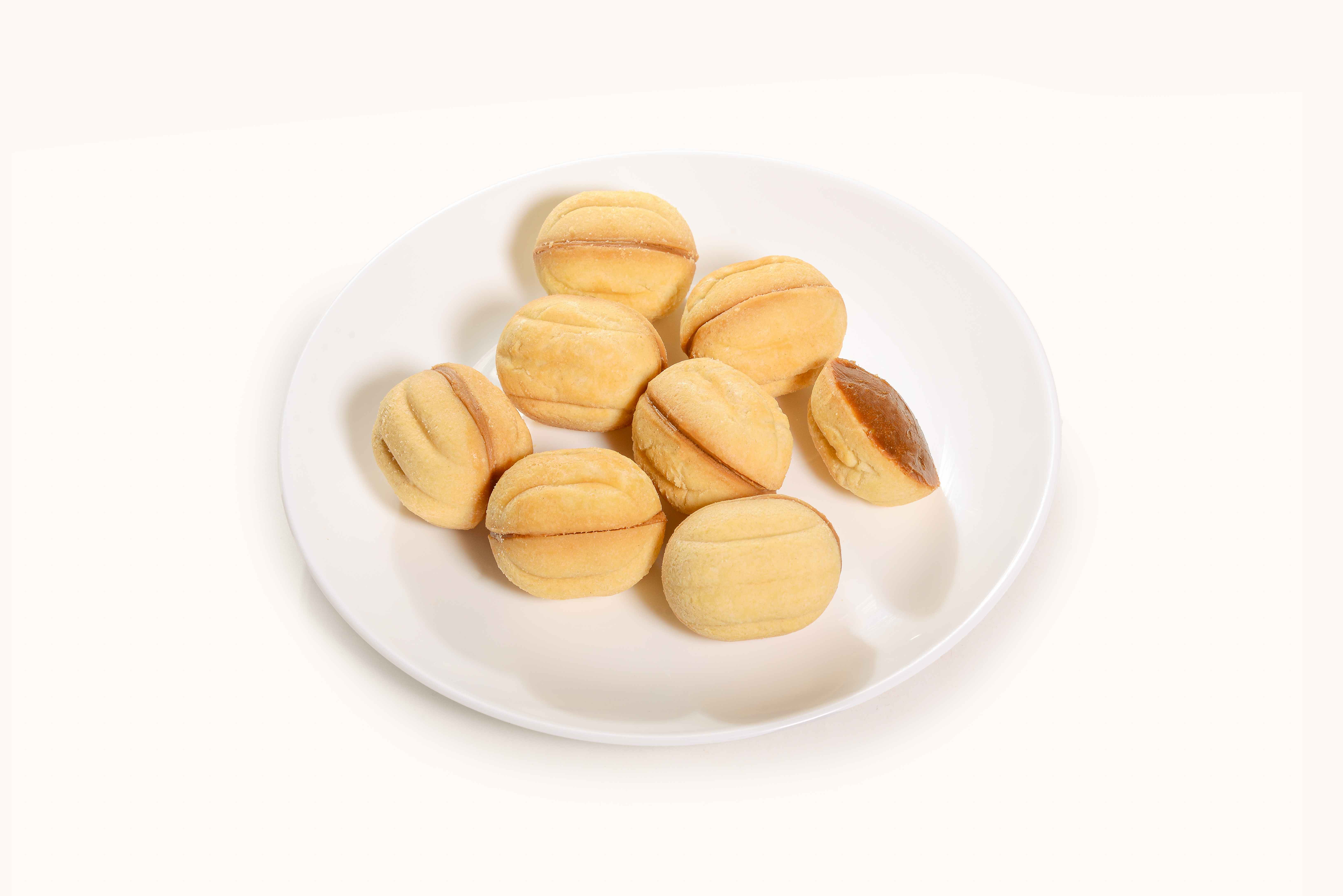 Орешки с вареной сгущенкой