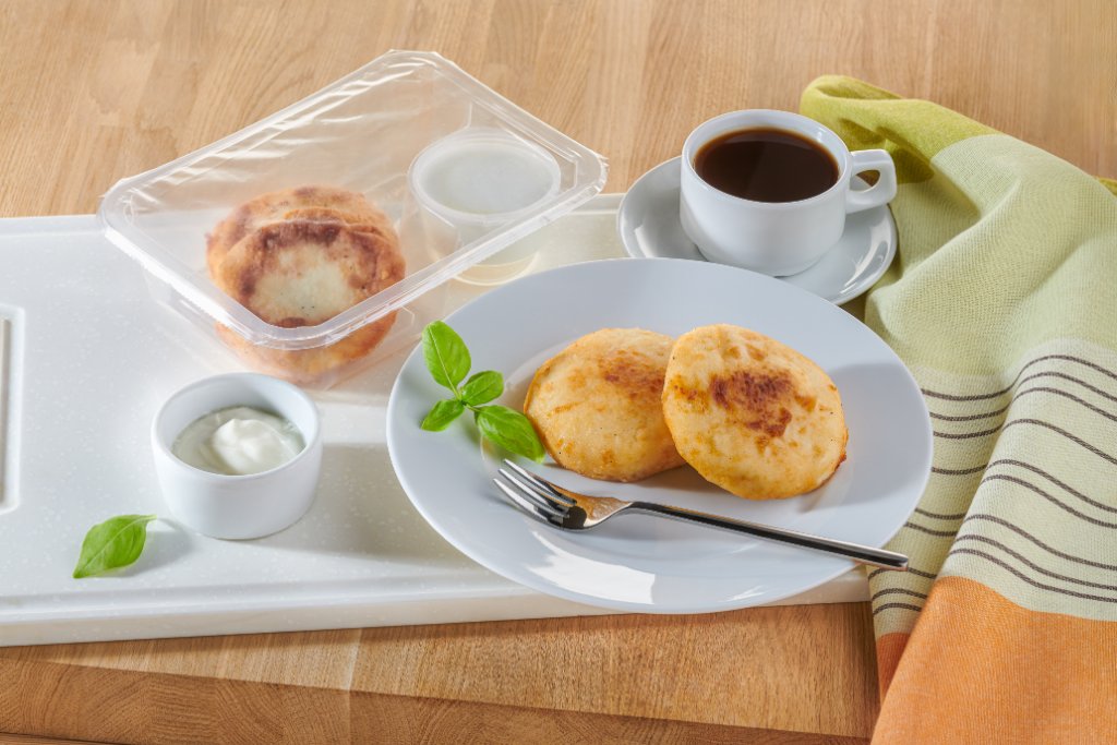 Сырники со сметаной 180г