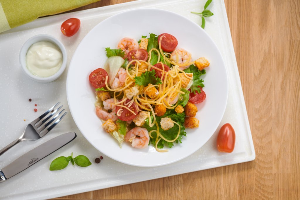Салат Цезарь с креветками 200г