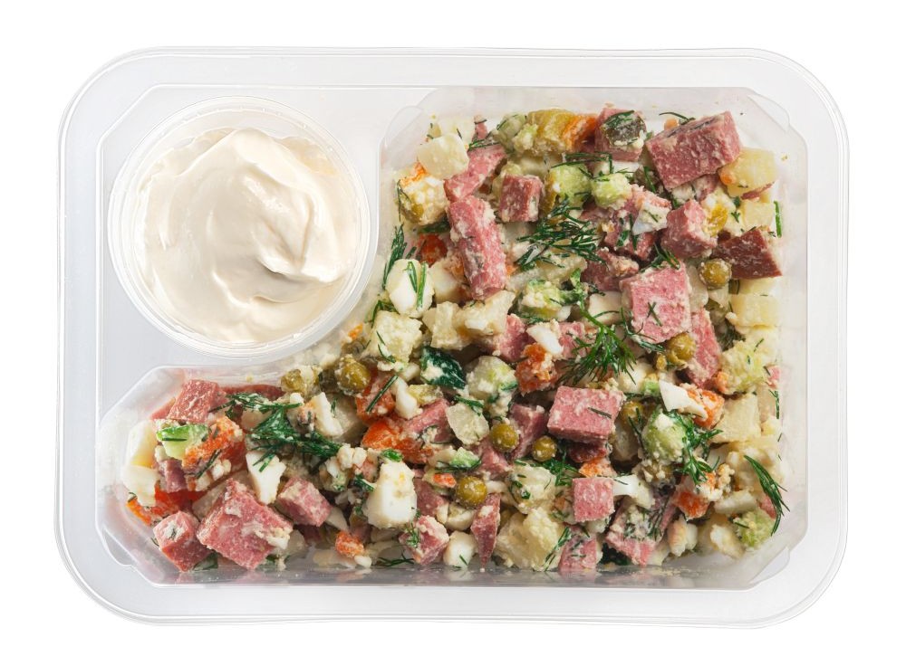 Салат Оливье с колбасой 200г