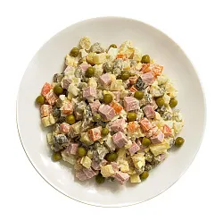 Салат Оливье с колбасой