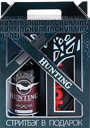 Ликер БЕЛУГА Хантинг Ягодный 38% ПК 0.7л+поясная сумка